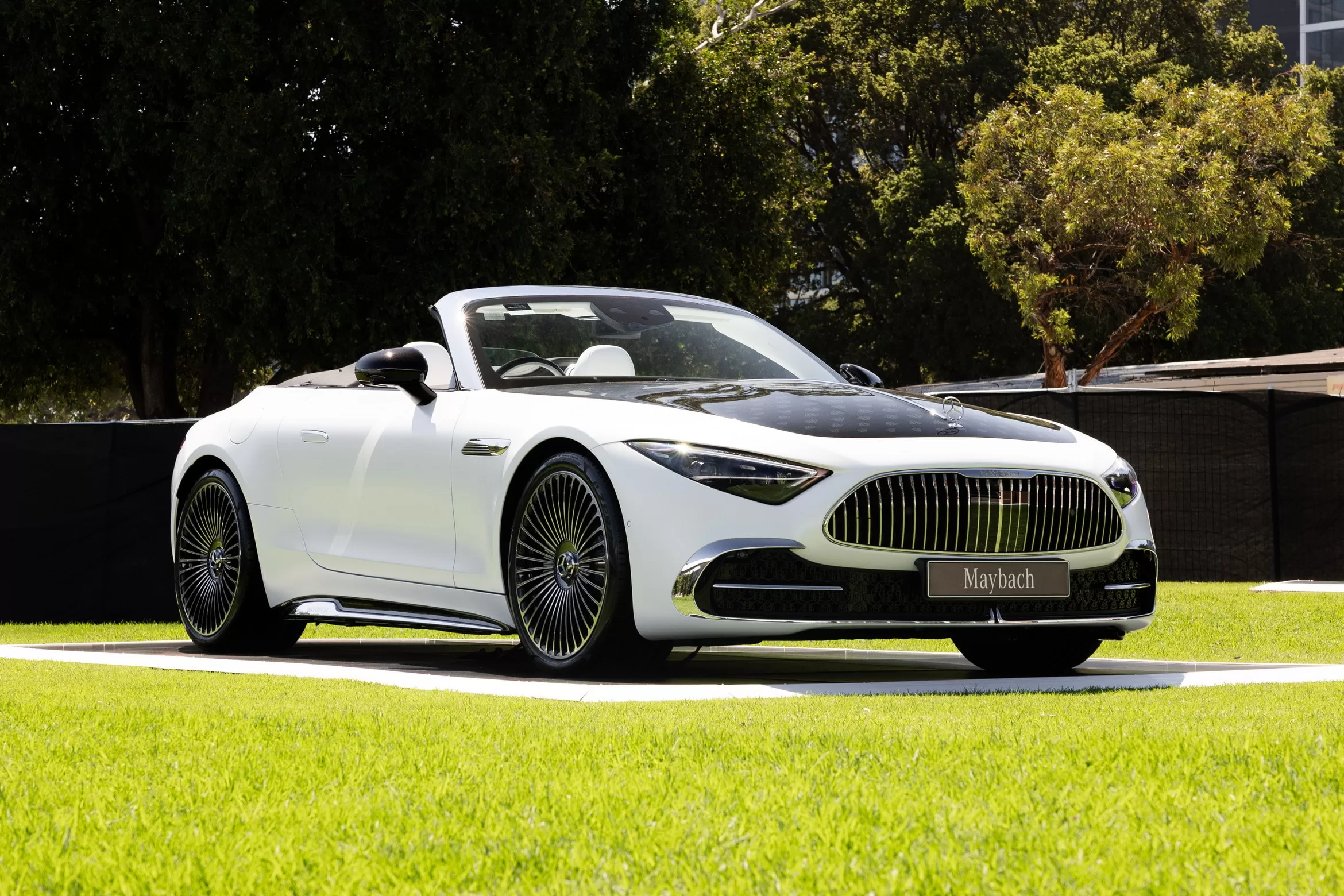 Photo Gallery: Mercedes-Maybach SL 680 Opens in Australia at a Price That Can Climb Toward Half a Million Dollars